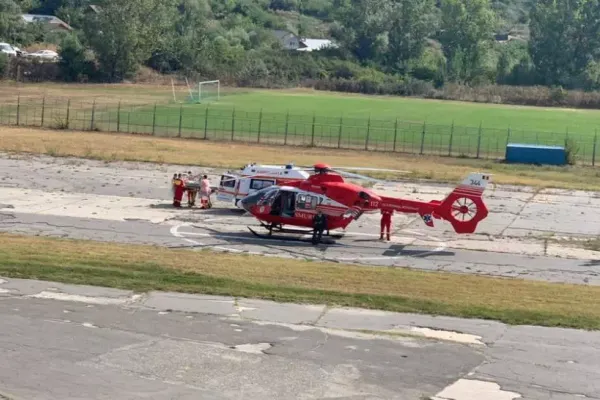 VIDEO/ Elicopterul SMURD, solicitat pentru transferul de la Slatina la Craiova al unui bebeluș născut cu probleme de sănătate