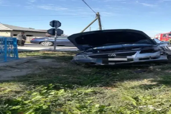 FOTO/ O femeie a rămas încarcerată în urma unui accident rutier petrecut în județul Neamț