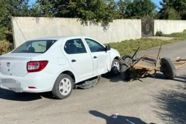 Accident grav în Ialomița. O mașină a izbit din plin o căruță