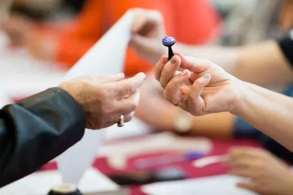 VIDEO Noi imagini care alimentează scandalul numărării voturilor pentru primarul Sectorului 1