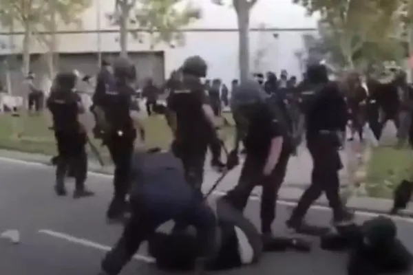 Madridul fierbe! Proteste față de noile restricții anti-Covid, în timp ce spitalele sunt suprasolicitate