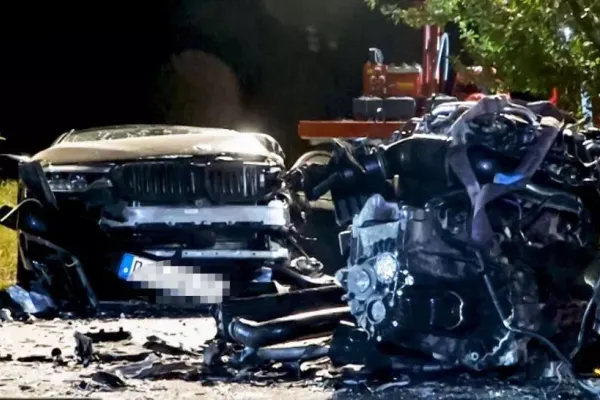 Gest șocant în Germania, un șofer român a murit după ce a lovit, intenționat, un alt autoturism. Bărbatul voia să-și ucidă soția