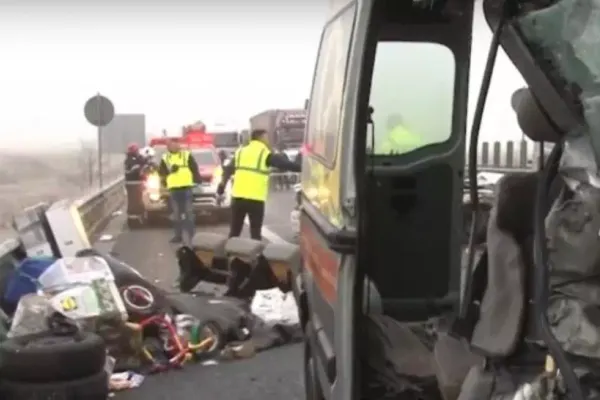 Tragedie în Germania, 4 români morți într-un accident de microbuz