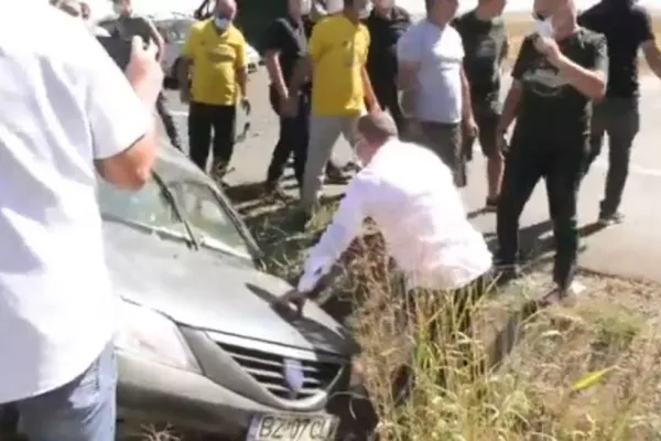 Ministrul Agriculturii, martor la un accident rutier, a participat la salvarea victimelor