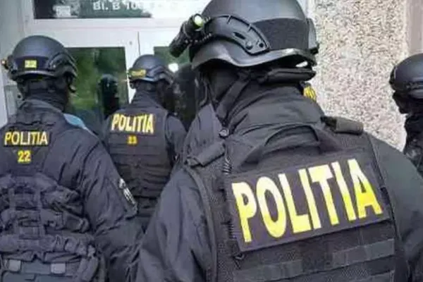 Percheziții ale polițiștilor din Prahova în județele Giurgiu și Brașov. Sunt vizați spărgători de locuințe