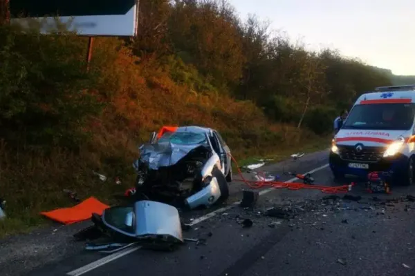 Accident grav, în judeţul Cluj: un mort, 4 răniți, după un impact frontal