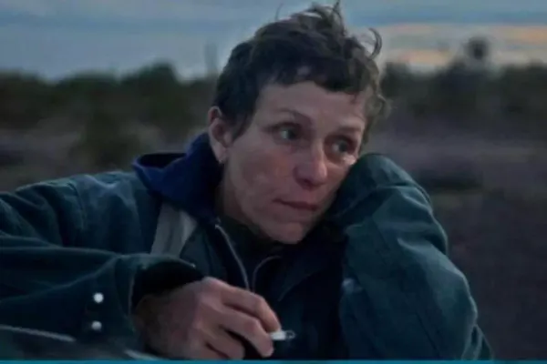 Leul de Aur de la Veneția, câștigat de "Nomadland", un film despre oameni schimbați de crize financiare
