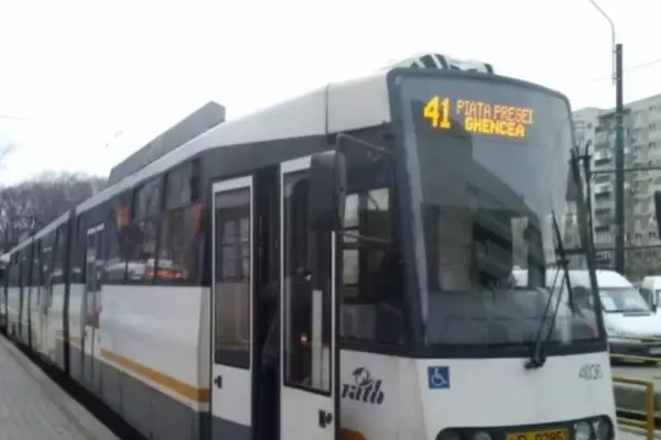 Accident mortal, pe linia 41. Un bărbat a fost spulberat de un tramvai. Circulația s-a reluat