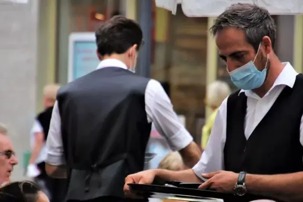 Redeschiderea restaurantelor din București, luată în calcul de autorități. Cîțu: ”Aş vrea să deschid toată economia mâine” - Ce fel de condiții pune