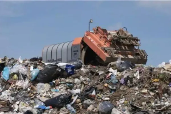 Groapa de gunoi Vidra, pericol major pentru sănătatea oamenilor. Detalii șocante despre neregulile de acolo- VIDEO