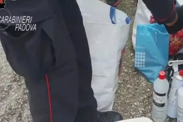 Doi români stabiliţi în Italia au fost prinși cu explozibil de același tip cu cel care a fost folosit la atentatele de la Londra și Paris