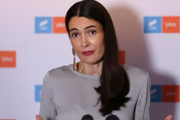 Clotilde Armand le ia banii înapoi polițiștilor locali: "Să înapoieze toți banii din perioada martie-septembrie 2020"