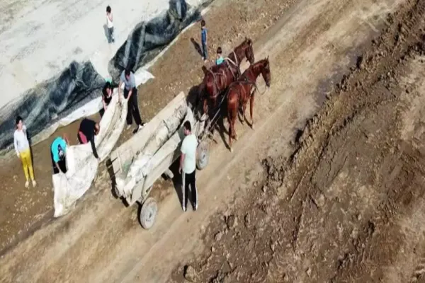 VIDEO Prinși la furat din dronă, pe șantierul drumului expres Craiova - Pitești