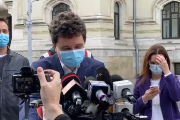 VIDEO Nicușor Dan: Cine are probleme cu apa caldă, să o întrebe pe Firea, ea este încă primar general