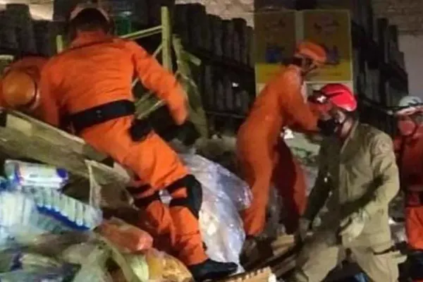 Accident tragic într-un supermarket din Brazilia: O angajată a murit sub rafturile care s-au prăbușit peste ea