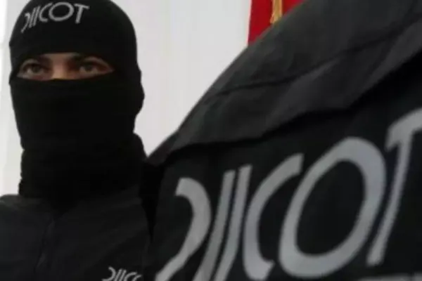 Razie a polițiștilor Antidrog. Doi tineri au fost reținuți pentru comercializarea de substanțe psihoactive