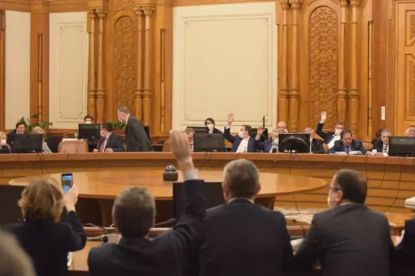Raport comisii parlamentare: Pensionarii militari care au săvârșit infracțiuni contra umanității rămân fără pensie de serviciu sau de invaliditate