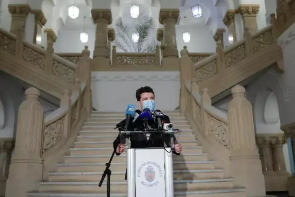 Nicușor Dan renunță la o parte din politiștii care păzeau Primăria: Este nepotrivit să fie păzită ca o cetate