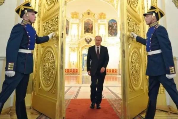Vladimir Putin rămâne în politică până la moarte - președinte încă două mandate și senator pe viață