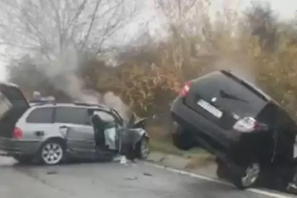 FOTO Accident rutier în județul Gorj: Şoferul vinovat de producerea accidentului de la Câmpu Mare a decedat la spital