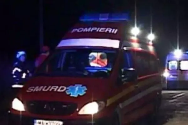 Accident grav în Vrancea, două mașini s-au ciocnit frontal, 4 persoane rănite, trafic blocat