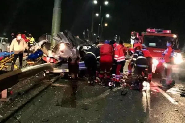 ACCIDENT grav în Ialomița. Un bărbat a murit după ce a intrat cu mașina într-un parapet pe DN2