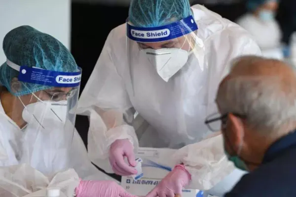 Focar MASIV de coronavirus la un cămin de bătrâni din județul Galați
