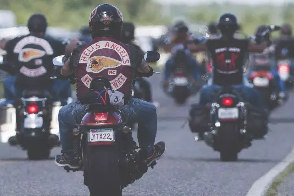 2 dintre motocicliștii interlopi care au bătut un patron de restaurant din București au DISPĂRUT. Detaliu surpriză în anchetă