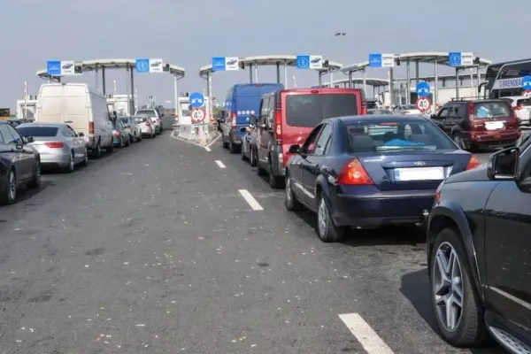 S-au dat drept „traci”, la graniță, dar au fost opriți de polițiști. Și mașina cu care mergeau avea plăcuțe de înmatriculare tot de „Tracia”