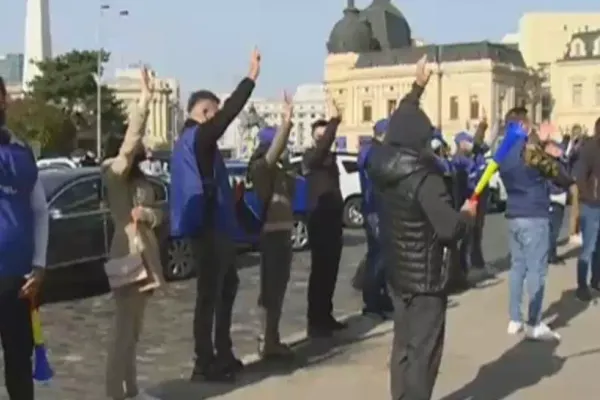VIDEO Polițiștii au protestat în fața Ministerului de Interne, nemulțumiți că nu beneficiază de stimulentul de risc COVID-19