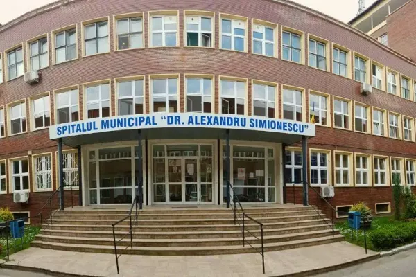 Proteste în Hunedoara. Oamenii sunt nemulțumiți de includerea spitalului județean pe lista Covid. Prefectura explică decizia
