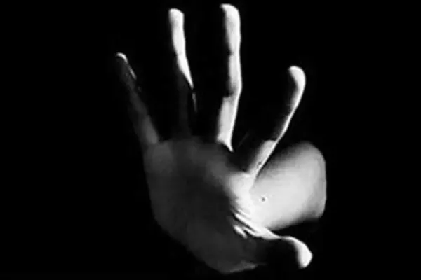 Copiii de 2 și 4 ani, bătuți și terorizați de proprii părinți! Micuții, supuși la chinuri cumplite - Informații șocante