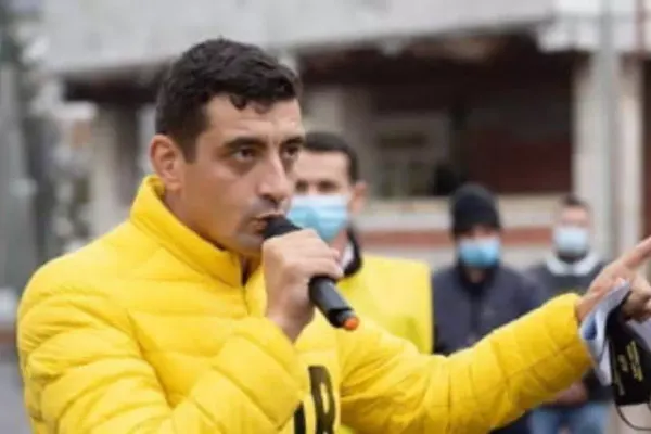 AUR cere DEMISIA ministrului Transporturilor după ce un tren cu pasageri a staționat 9 ore în câmp