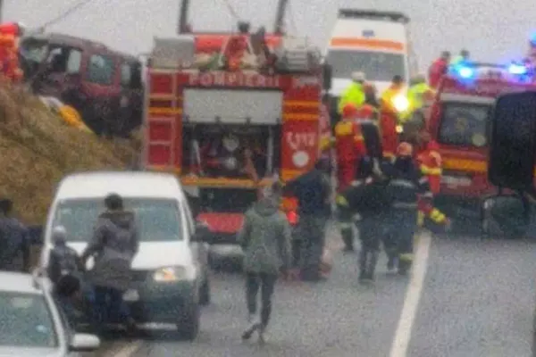 FOTO/ VIDEO Accident extrem de GRAV lângă Făgăraș: Două persoane și-au pierdut viața, alte 4 sunt rănite!