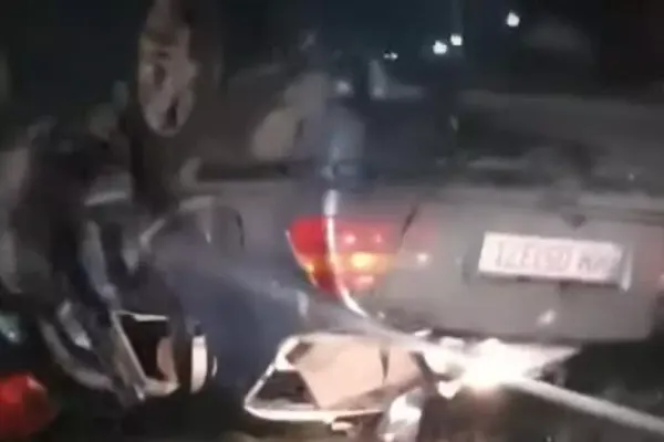 VIDEO La un pas de o tragedie. Un șofer teribilist a provocat un accident ca-n filme
