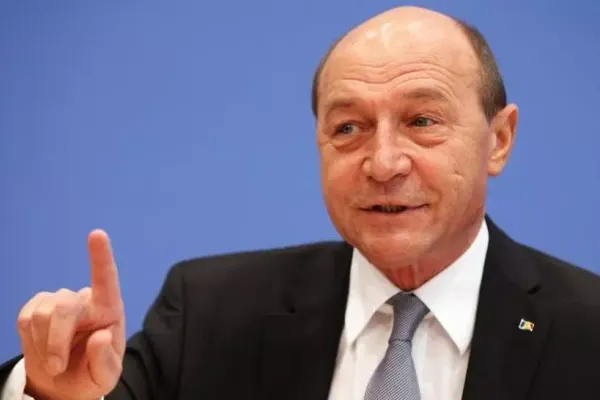Traian Băsescu îl demolează pe Ilie Bolojan după ce s-a instalat, la propriu, la Cotroceni: ”Își face omleta dimineață, face și de un lăptic”