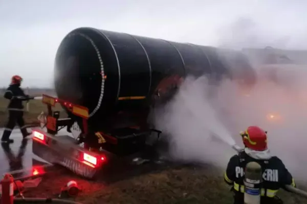20 de oameni au murit după ce au ars de vii în urma unui accident dintre o cisternă și un autobuz - Tragedie fără margini