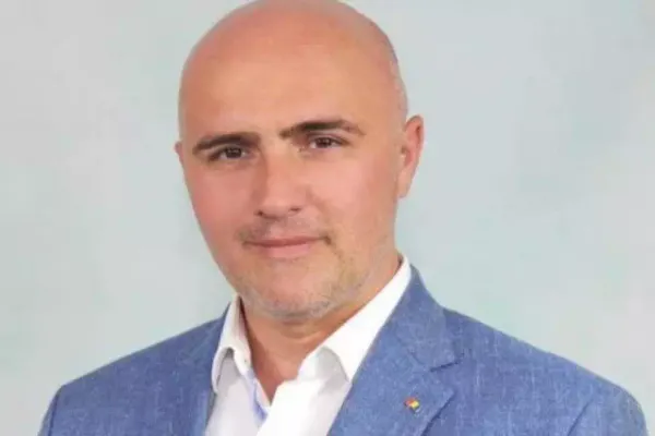 Deputat AUR, CV halucinant: se laudă că știe să folosească telefonul mobil