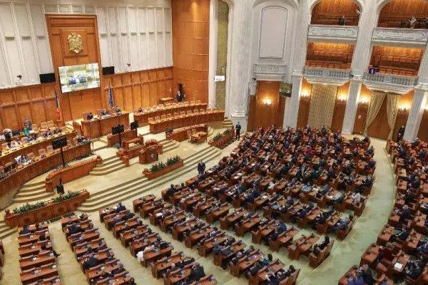 Deputată AUR, afirmații șocante: i-a dat dreptate unui bărbat care îi cerea să intre cu mitraliera în Parlament - "Ideea nu e rea..."