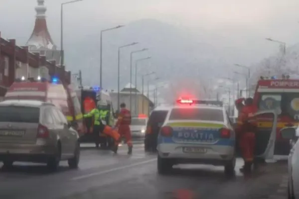 Pieton lovit de un echipaj SMURD pe o trecere de pietoni din Brașov