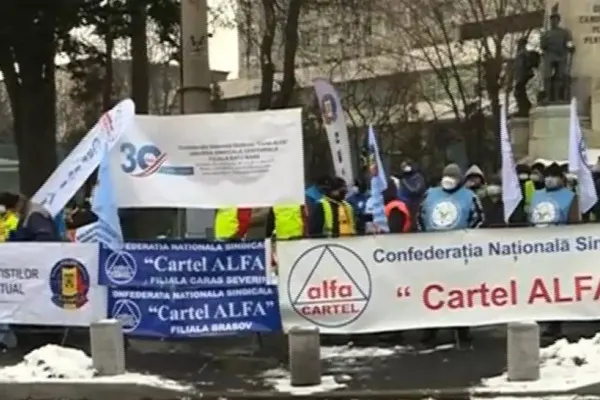 Proteste la porțile partidelor aflate la putere. Vicepremierul Dan Barna, huiduit de protestatari