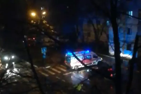 VIDEO Adolescent lovit pe o trecere de pietoni din Botoșani. Șoferul nu l-a văzut