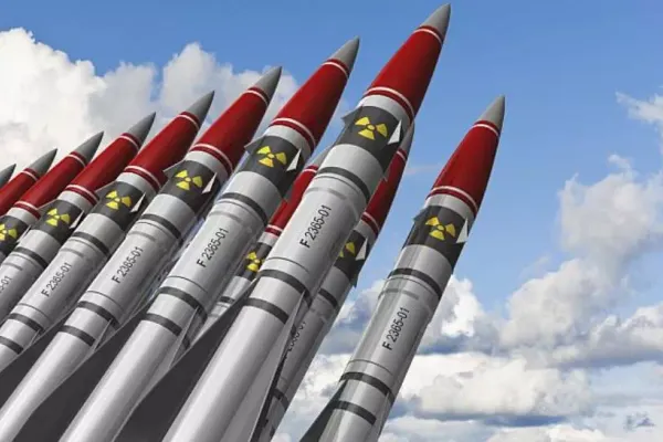 SUA și Rusia au pus în alertă aproape 2.000 de focoase nucleare