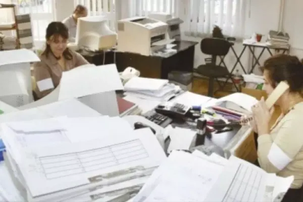 Cheltuielile cu salariile bugetarilor AU EXPLODAT în ianuarie. Suma este dublă față de cât a estimat guvernul