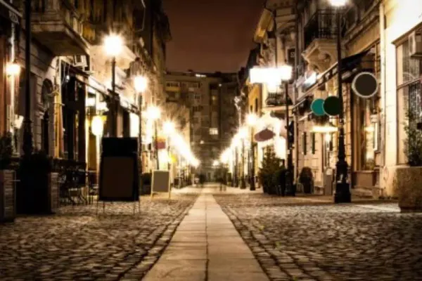 Amenzi de peste 30.000 de lei în Centrul Vechi din București: Polițiștii au găsit petrecăreți în două localuri