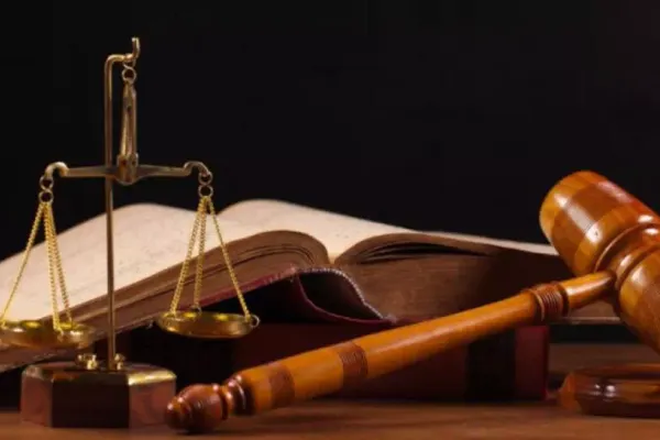 PROTESTE în Justiție! Grefierii au ieșit în stradă, nemulțumiți de Legea salarizării