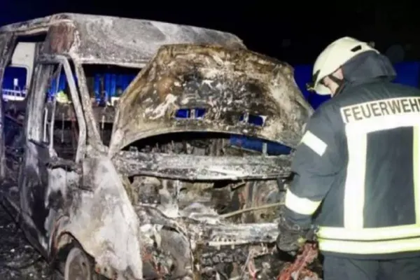 FOTO Au văzut moartea cu ochii, în Germania. Cum au scăpat doi români dintr-un incendiul devastator