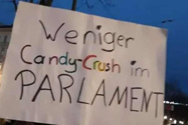 Proteste antimască la Viena. Români între miile de demonstranți