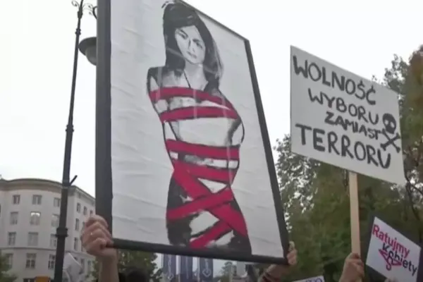 Polonia a interzis avortul - întreruperea sarcinii, doar în cazuri EXTREME. Se anunță proteste ample