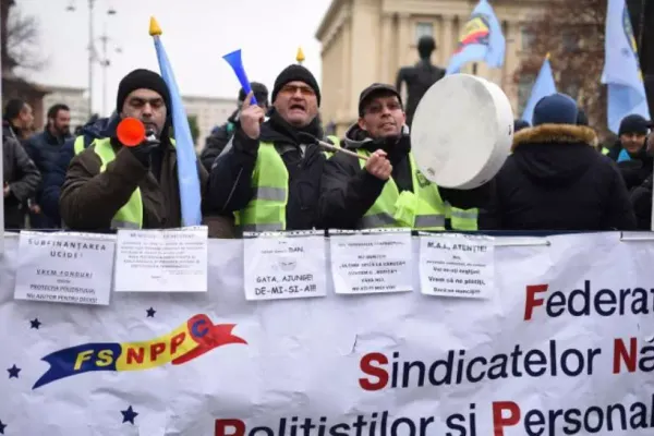 Sindicatele s-au transformat în afaceri profitabile. Cine sunt oamenii care se află în spatele protestelor bugetarilor